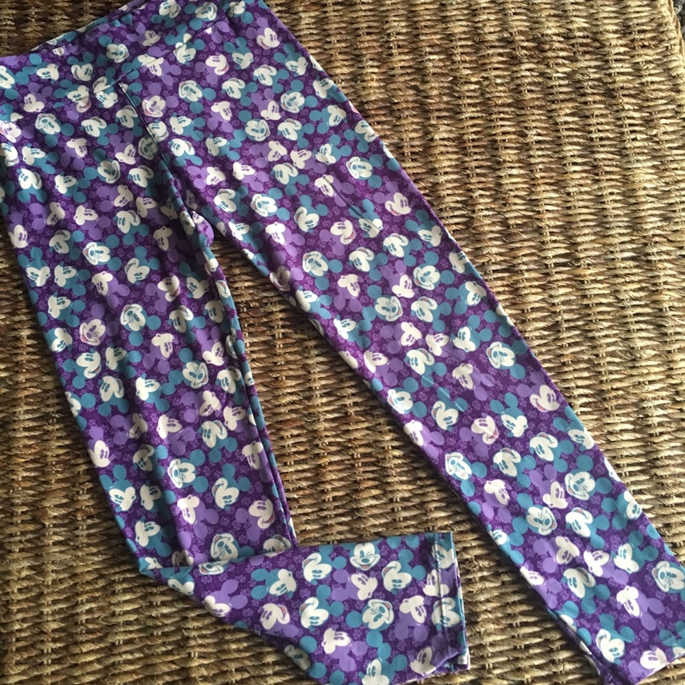 LuLaRoe Disney’s Mickey Mouse Leggings 💜